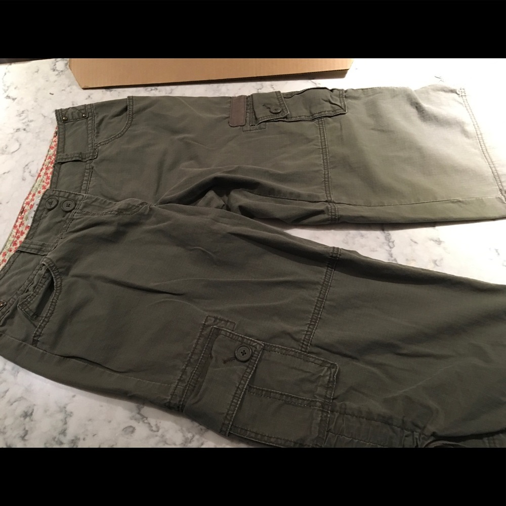 CAbi army green cargo capris